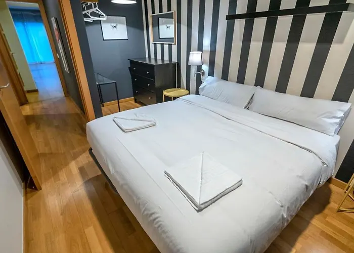 The Collection - 2 Bedroom With Balcony In Eixample 3-2 Barcelona