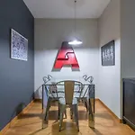 The Collection - 2 Bedroom With Balcony In Eixample 3-2 *