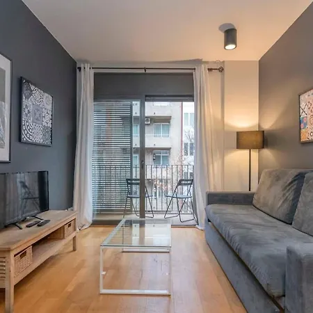 2 Bedroom With Balcony In Eixample 3-2 * Barcelona