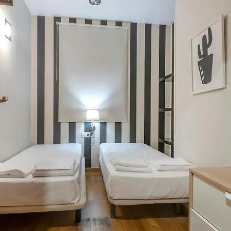 2 Bedroom With Balcony In Eixample 3-2 Appartement Barcelone