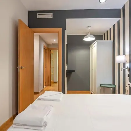 2 Bedroom With Balcony In Eixample 3-2