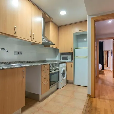 2 Bedroom With Balcony In Eixample 3-2 * Barcelona