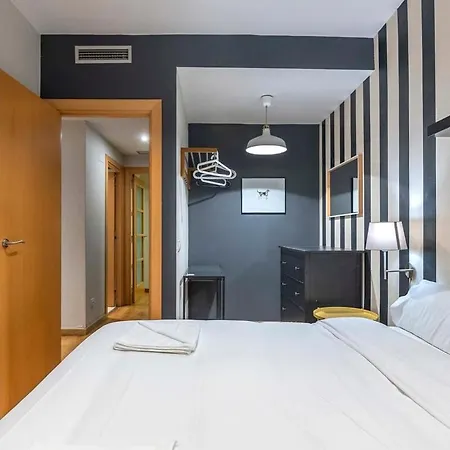 2 Bedroom With Balcony In Eixample 3-2