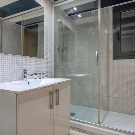 2 Bedroom With Balcony In Eixample 3-2 Lägenhet *