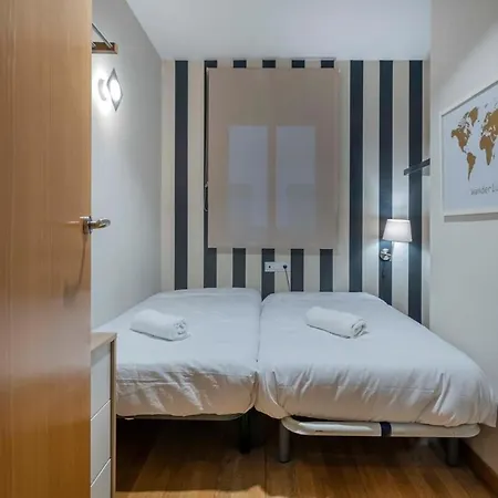 2 Bedroom With Balcony In Eixample 3-2 Barcelona