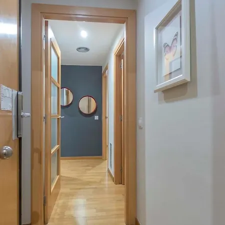 Apartamento 2 Bedroom With Balcony In Eixample 3-2 *