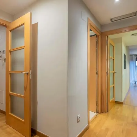 2 Bedroom With Balcony In Eixample 3-2