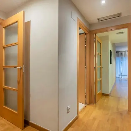 Apartamento 2 Bedroom With Balcony In Eixample 3-2 Barcelona